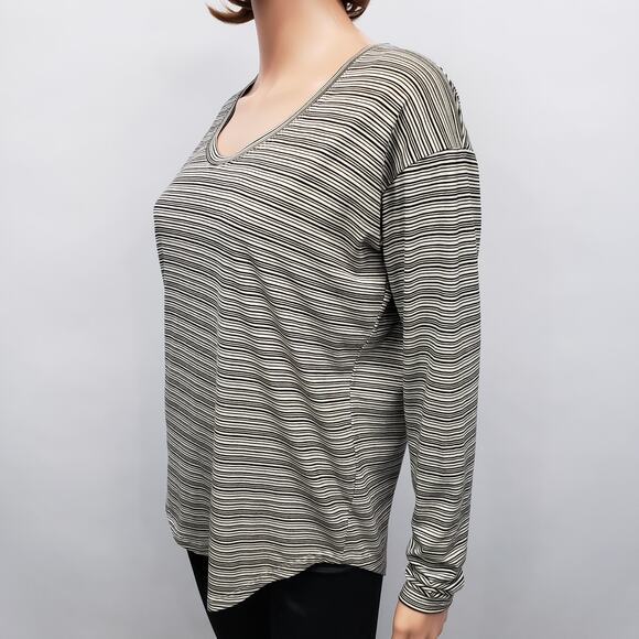 Athleta Cloudlight Stratus Striped Top In Whisper Stripe Black White Size XS - Picture 6 of 12